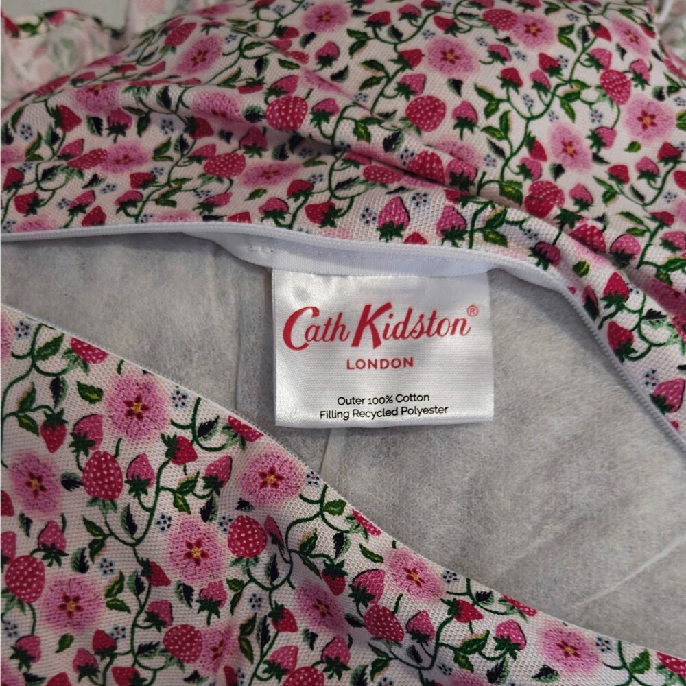 NEW Cath Kidston Strawberry Heart Pillow Ruffle Cotton Cover Toss Throw NWT Pink - Picture 11 of 11